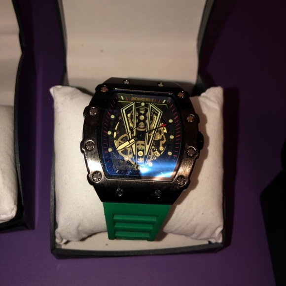 Luxury Watch - Picture 2 of 9